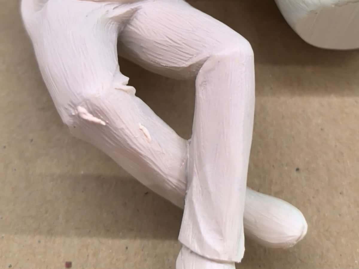 How to Prevent Bubbles in Resin Figurine Casts?